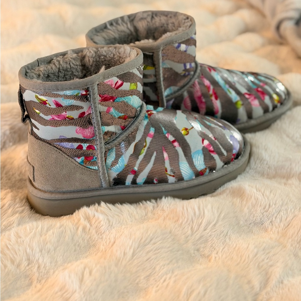 Classic Mini Tiger Flower UGG Boots